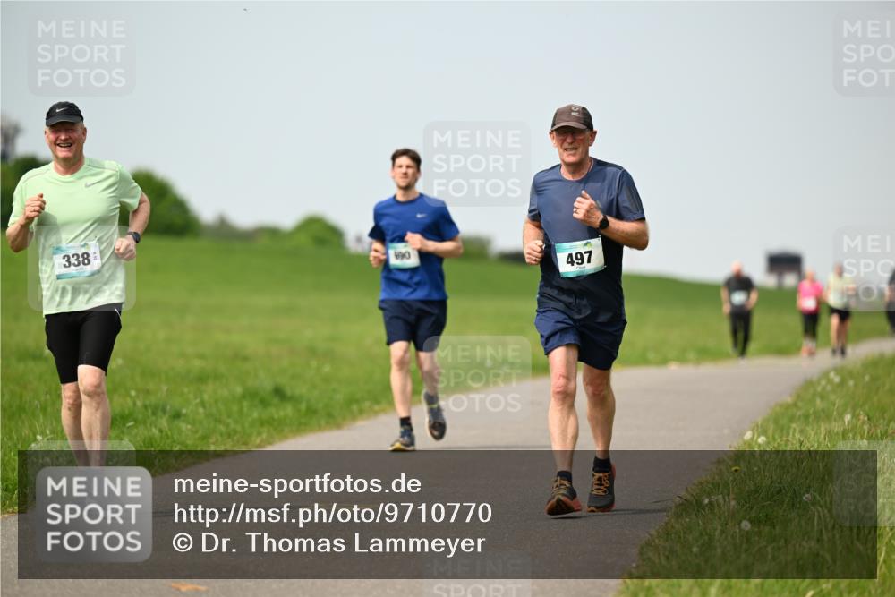10.05.2026 - 8. Wedeler Halbmarathon Dr. Thomas Lammeyer http://msf.ph/oto/9710770 10.05.2026 12:05:13 Laufen 338, 497 meine-sportfotos.de