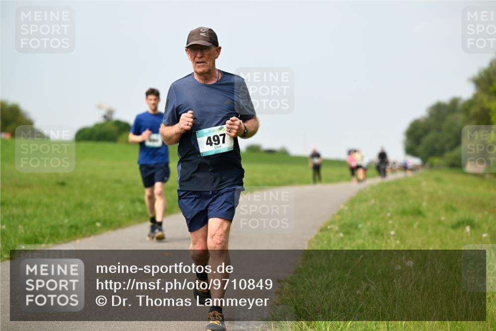10.05.2026 - 8. Wedeler Halbmarathon Dr. Thomas Lammeyer http://msf.ph/oto/9710849 10.05.2026 12:05:18 Laufen 497 meine-sportfotos.de