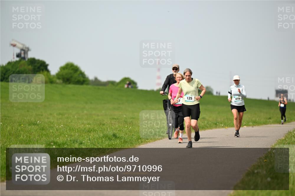 10.05.2026 - 8. Wedeler Halbmarathon Dr. Thomas Lammeyer http://msf.ph/oto/9710996 10.05.2026 12:05:35 Laufen 125, 416 meine-sportfotos.de