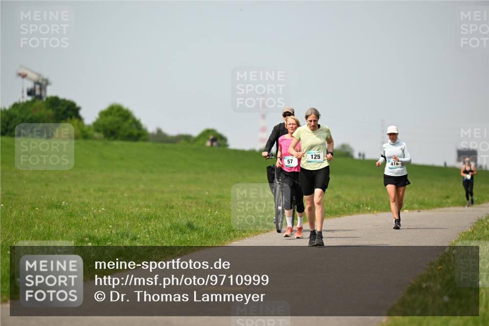 10.05.2026 - 8. Wedeler Halbmarathon Dr. Thomas Lammeyer http://msf.ph/oto/9710999 10.05.2026 12:05:35 Laufen 125, 416 meine-sportfotos.de