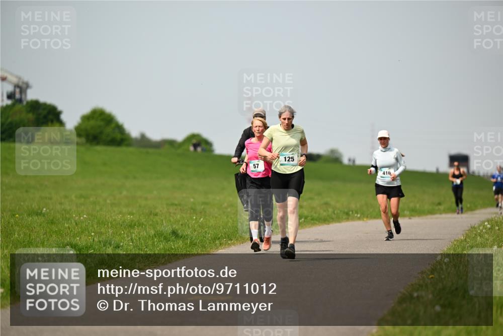 10.05.2026 - 8. Wedeler Halbmarathon Dr. Thomas Lammeyer http://msf.ph/oto/9711012 10.05.2026 12:05:36 Laufen 125, 416 meine-sportfotos.de