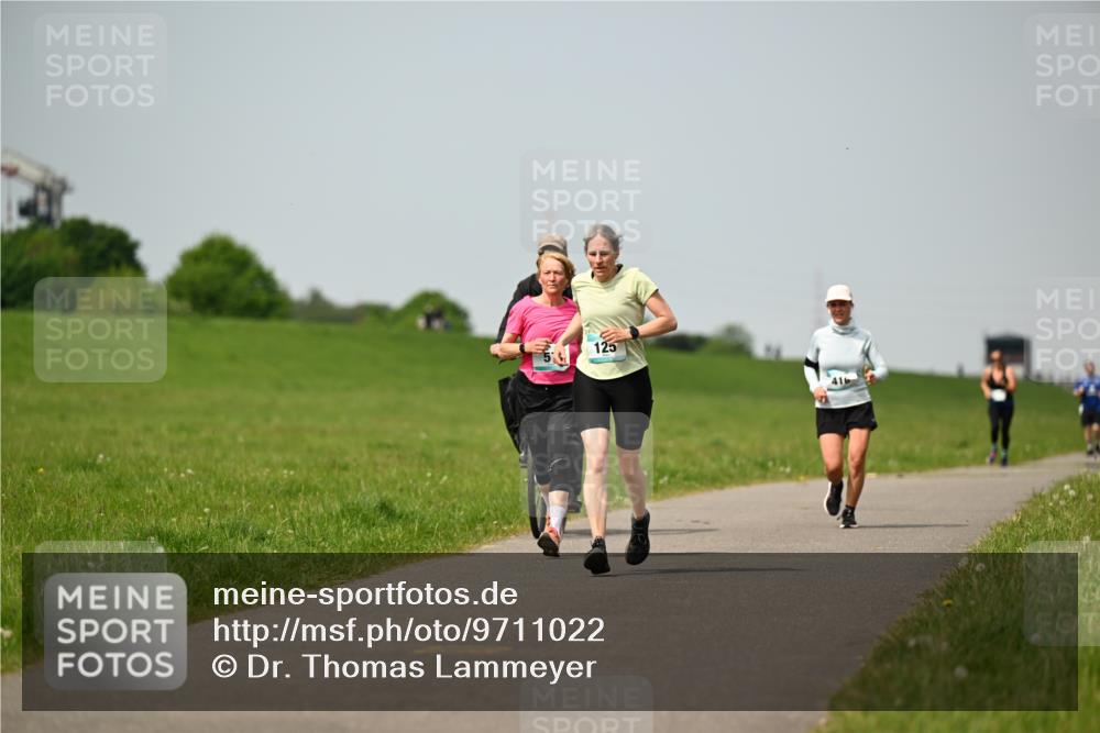 10.05.2026 - 8. Wedeler Halbmarathon Dr. Thomas Lammeyer http://msf.ph/oto/9711022 10.05.2026 12:05:36 Laufen 125 meine-sportfotos.de