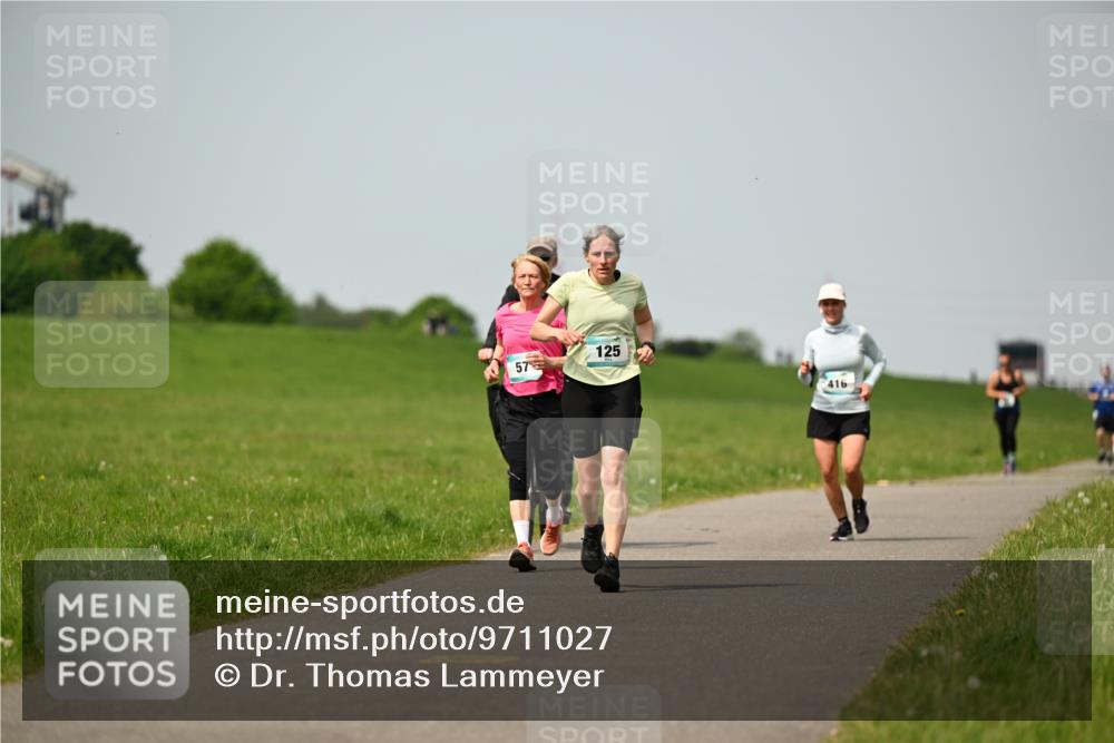 10.05.2026 - 8. Wedeler Halbmarathon Dr. Thomas Lammeyer http://msf.ph/oto/9711027 10.05.2026 12:05:36 Laufen 125, 416 meine-sportfotos.de