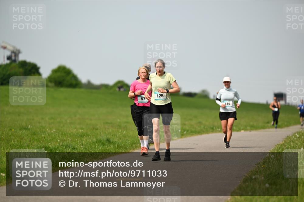 10.05.2026 - 8. Wedeler Halbmarathon Dr. Thomas Lammeyer http://msf.ph/oto/9711033 10.05.2026 12:05:37 Laufen 125, 416 meine-sportfotos.de