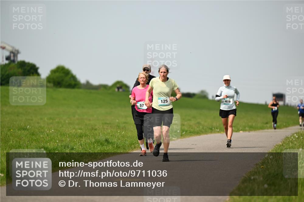 10.05.2026 - 8. Wedeler Halbmarathon Dr. Thomas Lammeyer http://msf.ph/oto/9711036 10.05.2026 12:05:37 Laufen 125, 416 meine-sportfotos.de