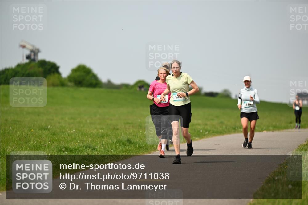 10.05.2026 - 8. Wedeler Halbmarathon Dr. Thomas Lammeyer http://msf.ph/oto/9711038 10.05.2026 12:05:37 Laufen 416 meine-sportfotos.de