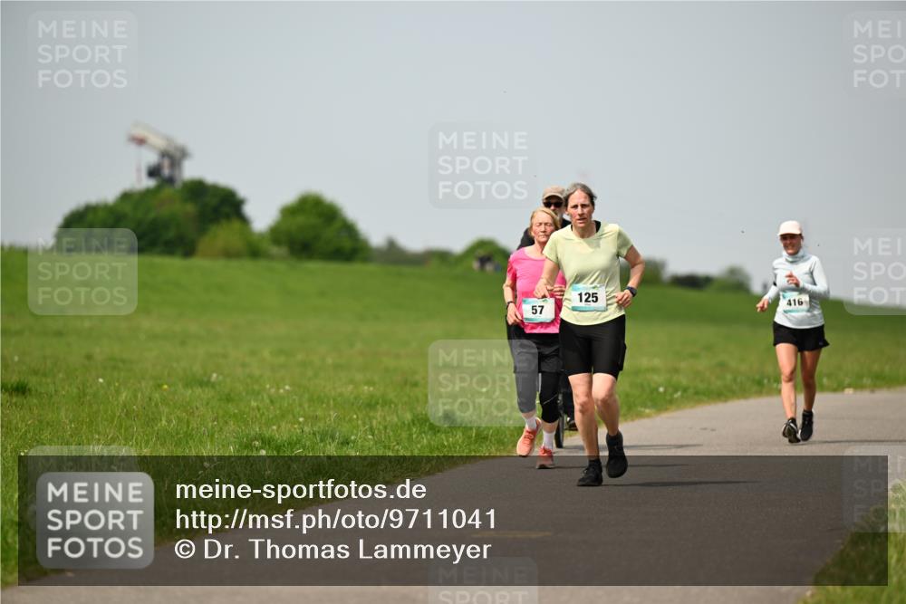 10.05.2026 - 8. Wedeler Halbmarathon Dr. Thomas Lammeyer http://msf.ph/oto/9711041 10.05.2026 12:05:37 Laufen 125, 416 meine-sportfotos.de