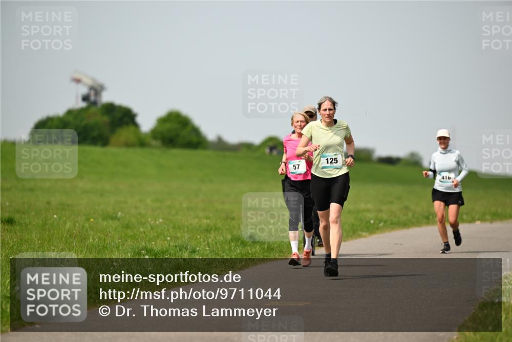 10.05.2026 - 8. Wedeler Halbmarathon Dr. Thomas Lammeyer http://msf.ph/oto/9711044 10.05.2026 12:05:37 Laufen 125, 416 meine-sportfotos.de