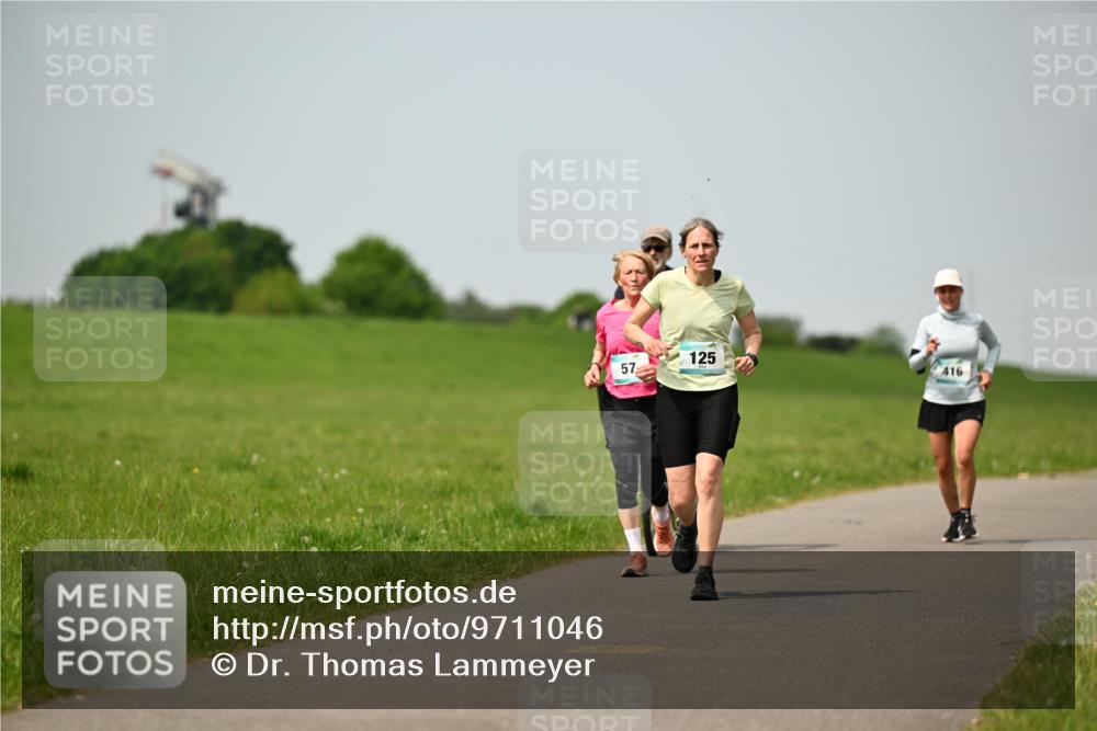 10.05.2026 - 8. Wedeler Halbmarathon Dr. Thomas Lammeyer http://msf.ph/oto/9711046 10.05.2026 12:05:37 Laufen 125, 416 meine-sportfotos.de