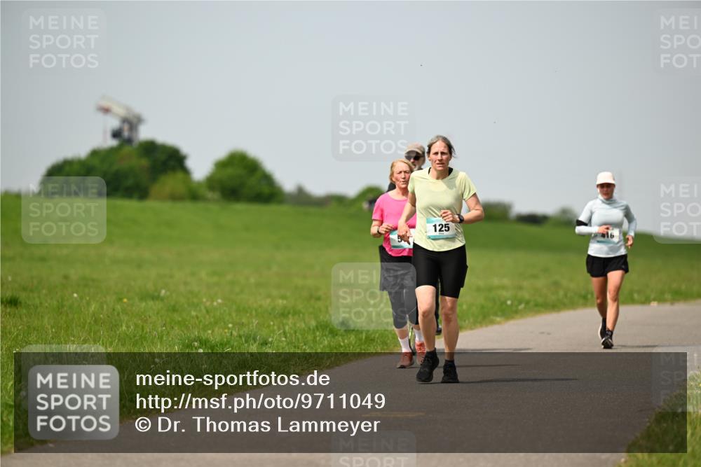 10.05.2026 - 8. Wedeler Halbmarathon Dr. Thomas Lammeyer http://msf.ph/oto/9711049 10.05.2026 12:05:37 Laufen 125 meine-sportfotos.de