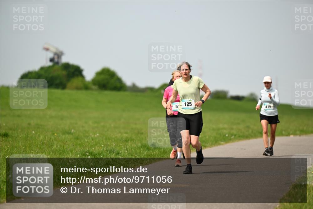 10.05.2026 - 8. Wedeler Halbmarathon Dr. Thomas Lammeyer http://msf.ph/oto/9711056 10.05.2026 12:05:38 Laufen 125, 416 meine-sportfotos.de