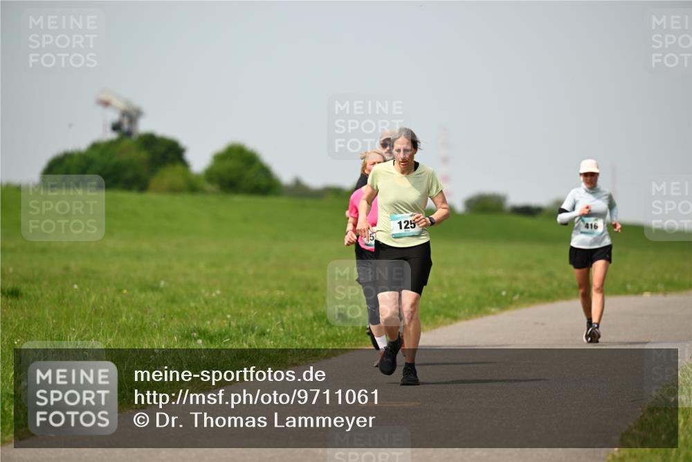 10.05.2026 - 8. Wedeler Halbmarathon Dr. Thomas Lammeyer http://msf.ph/oto/9711061 10.05.2026 12:05:38 Laufen 125, 416 meine-sportfotos.de