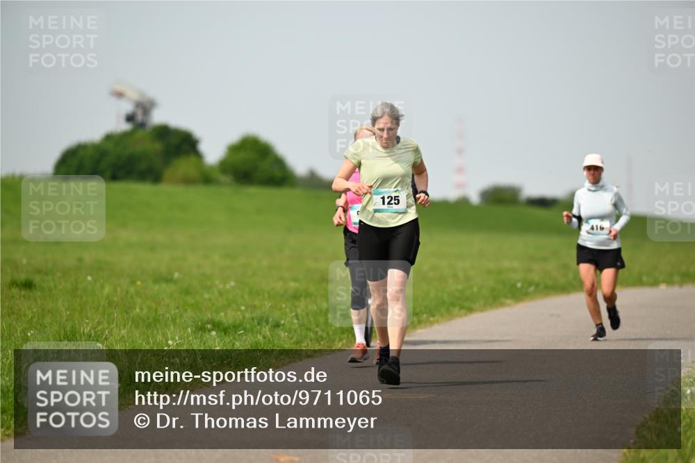 10.05.2026 - 8. Wedeler Halbmarathon Dr. Thomas Lammeyer http://msf.ph/oto/9711065 10.05.2026 12:05:39 Laufen 125 meine-sportfotos.de