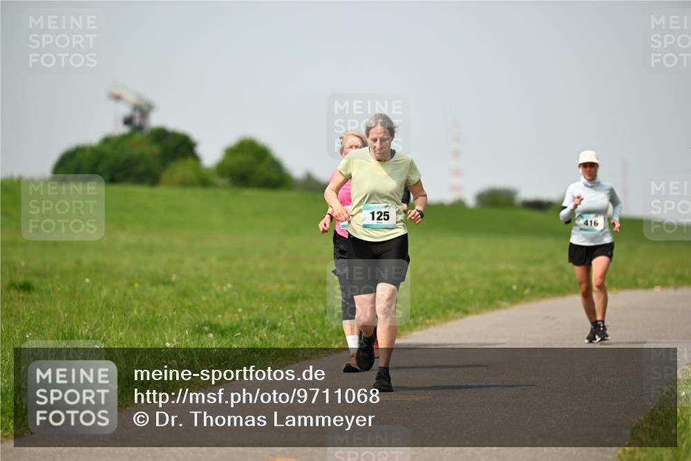 10.05.2026 - 8. Wedeler Halbmarathon Dr. Thomas Lammeyer http://msf.ph/oto/9711068 10.05.2026 12:05:39 Laufen 125, 416 meine-sportfotos.de