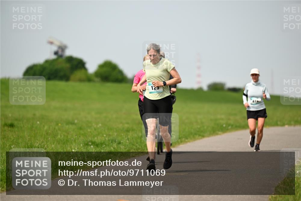 10.05.2026 - 8. Wedeler Halbmarathon Dr. Thomas Lammeyer http://msf.ph/oto/9711069 10.05.2026 12:05:39 Laufen 125 meine-sportfotos.de