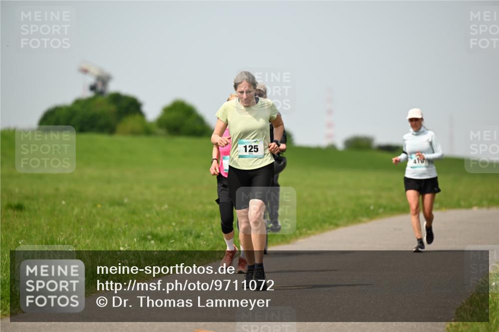10.05.2026 - 8. Wedeler Halbmarathon Dr. Thomas Lammeyer http://msf.ph/oto/9711072 10.05.2026 12:05:39 Laufen 125 meine-sportfotos.de