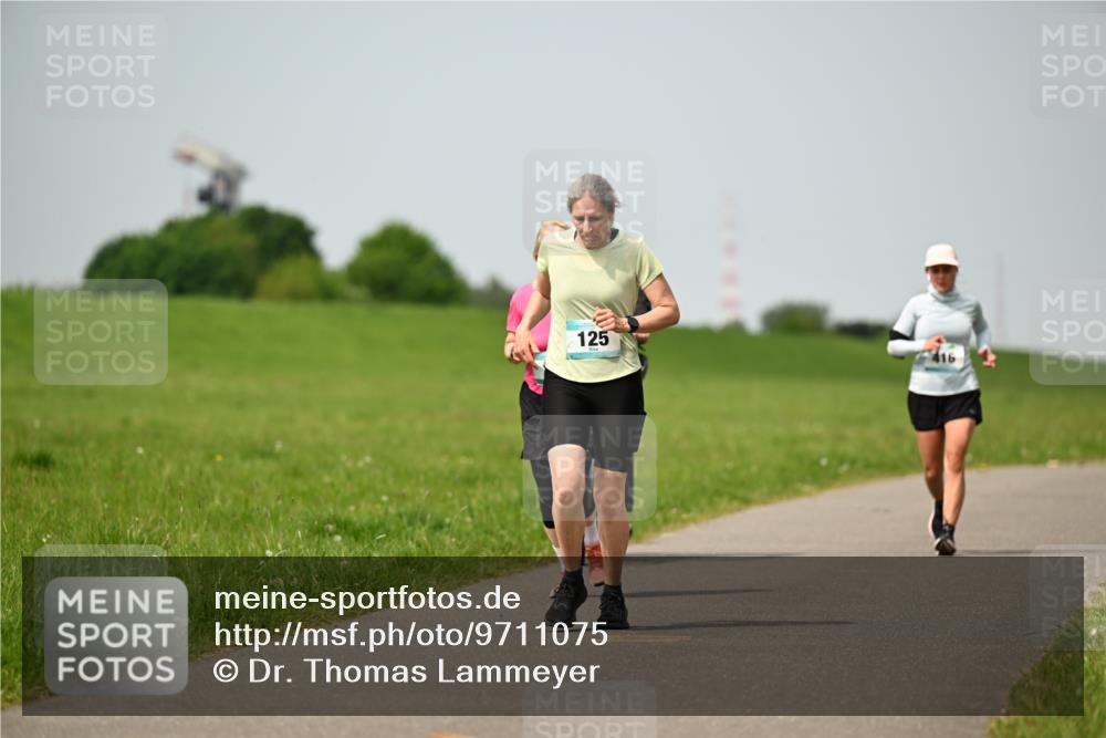 10.05.2026 - 8. Wedeler Halbmarathon Dr. Thomas Lammeyer http://msf.ph/oto/9711075 10.05.2026 12:05:39 Laufen 125 meine-sportfotos.de