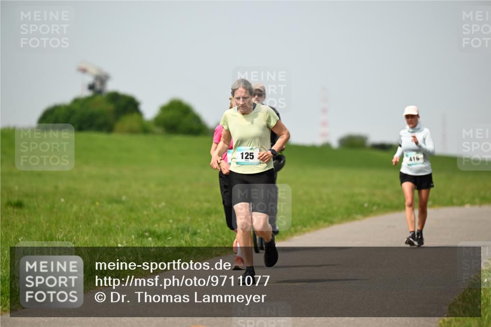 10.05.2026 - 8. Wedeler Halbmarathon Dr. Thomas Lammeyer http://msf.ph/oto/9711077 10.05.2026 12:05:39 Laufen 125 meine-sportfotos.de