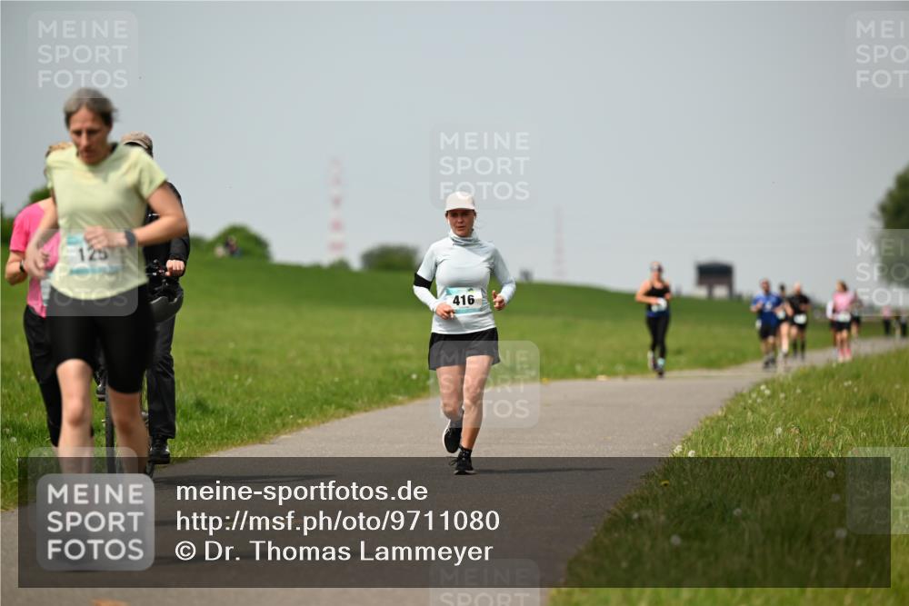 10.05.2026 - 8. Wedeler Halbmarathon Dr. Thomas Lammeyer http://msf.ph/oto/9711080 10.05.2026 12:05:40 Laufen 125, 416 meine-sportfotos.de