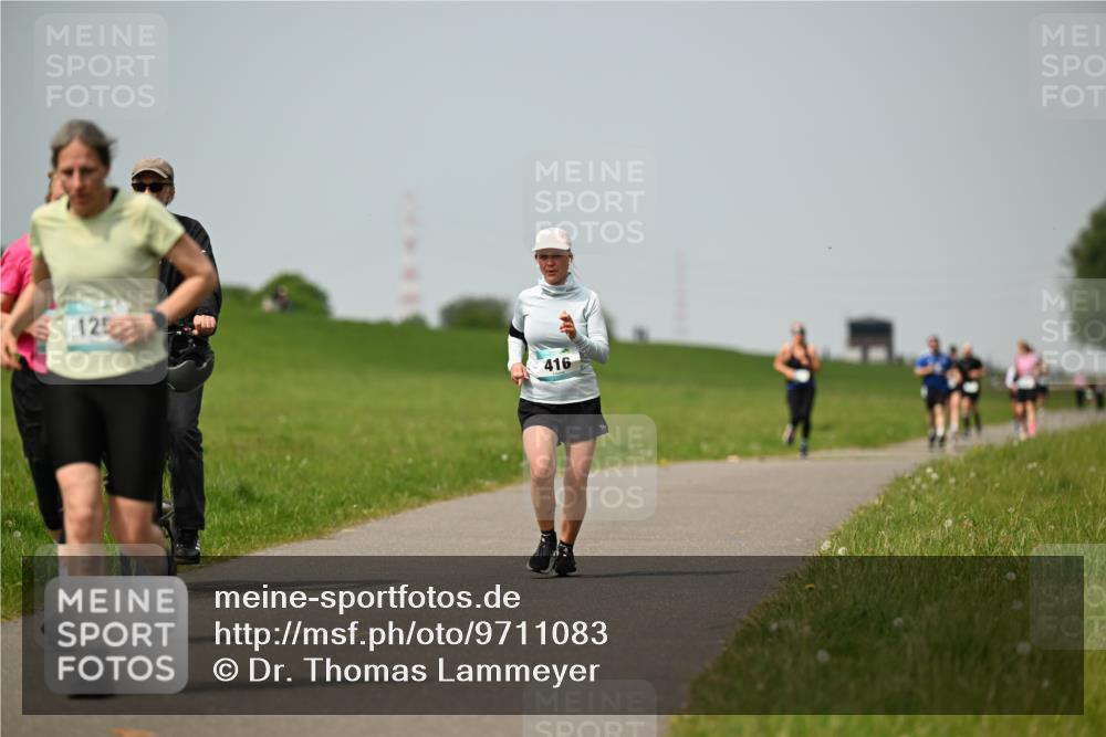 10.05.2026 - 8. Wedeler Halbmarathon Dr. Thomas Lammeyer http://msf.ph/oto/9711083 10.05.2026 12:05:41 Laufen 125, 416 meine-sportfotos.de
