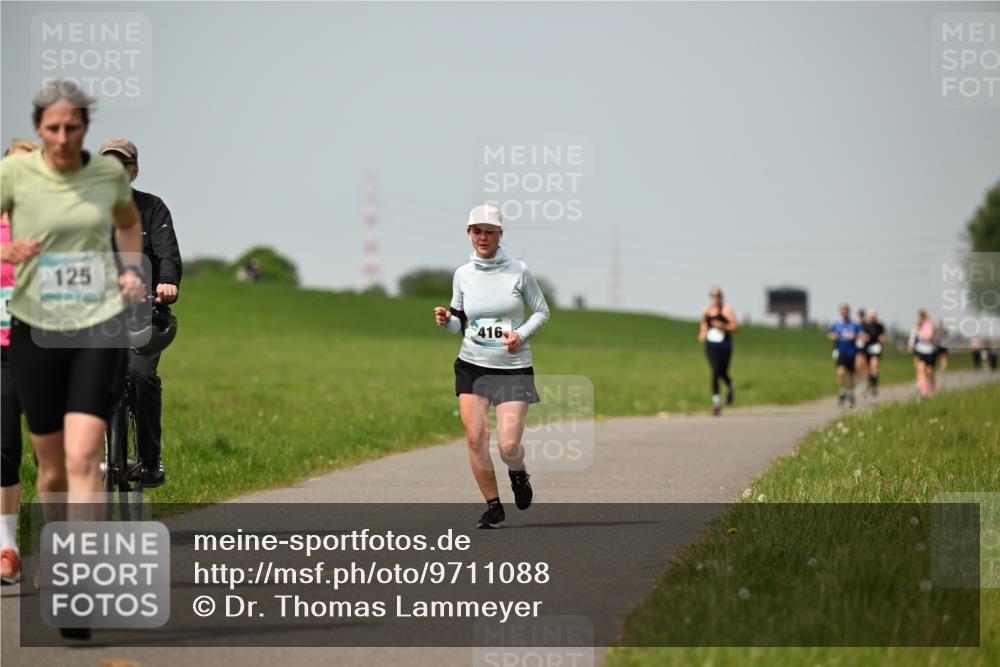 10.05.2026 - 8. Wedeler Halbmarathon Dr. Thomas Lammeyer http://msf.ph/oto/9711088 10.05.2026 12:05:41 Laufen 125, 416 meine-sportfotos.de