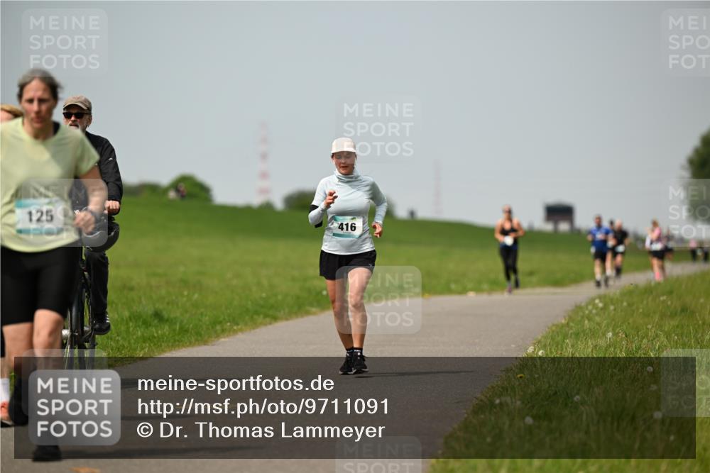 10.05.2026 - 8. Wedeler Halbmarathon Dr. Thomas Lammeyer http://msf.ph/oto/9711091 10.05.2026 12:05:41 Laufen 125, 416 meine-sportfotos.de