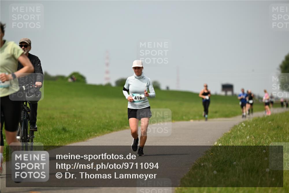 10.05.2026 - 8. Wedeler Halbmarathon Dr. Thomas Lammeyer http://msf.ph/oto/9711094 10.05.2026 12:05:41 Laufen 416 meine-sportfotos.de