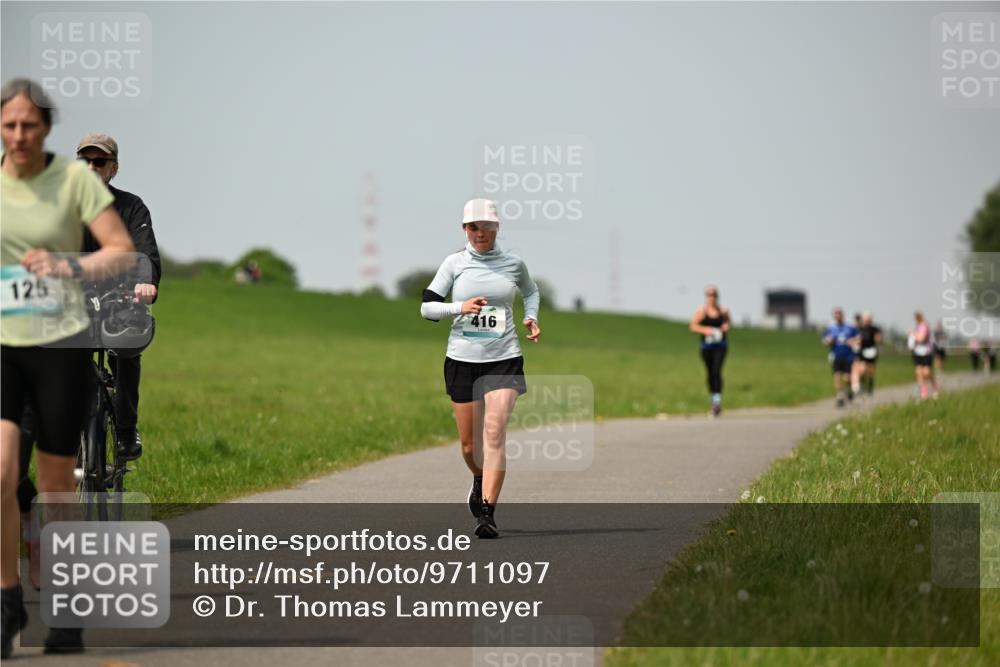 10.05.2026 - 8. Wedeler Halbmarathon Dr. Thomas Lammeyer http://msf.ph/oto/9711097 10.05.2026 12:05:41 Laufen 125, 416 meine-sportfotos.de