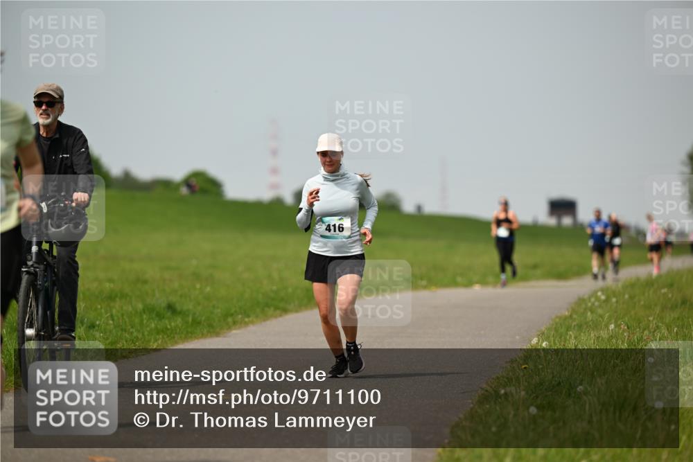 10.05.2026 - 8. Wedeler Halbmarathon Dr. Thomas Lammeyer http://msf.ph/oto/9711100 10.05.2026 12:05:42 Laufen 416 meine-sportfotos.de