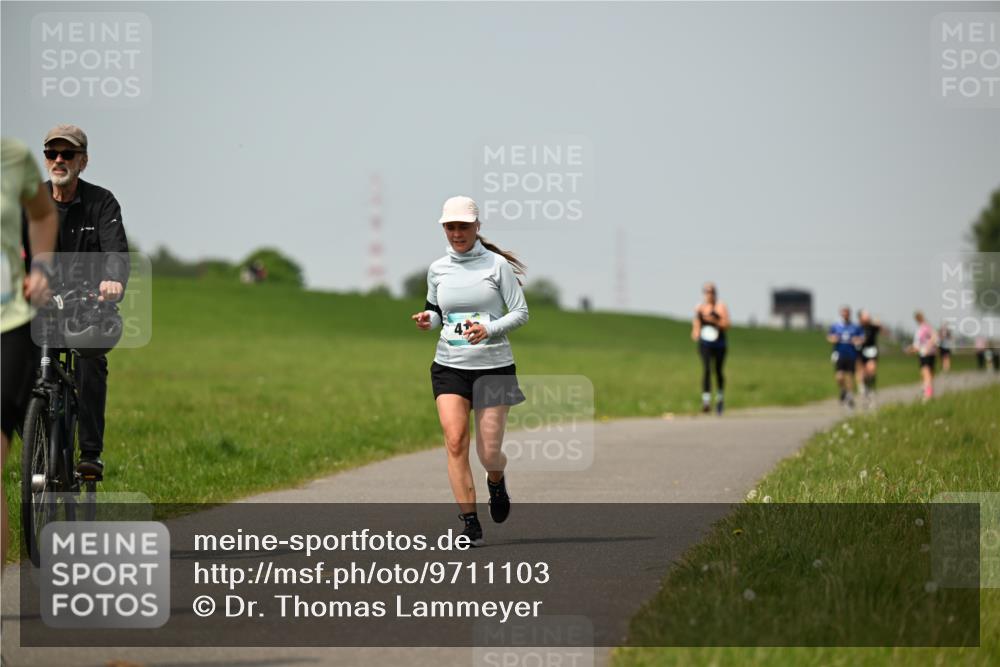 10.05.2026 - 8. Wedeler Halbmarathon Dr. Thomas Lammeyer http://msf.ph/oto/9711103 10.05.2026 12:05:41 Laufen  meine-sportfotos.de