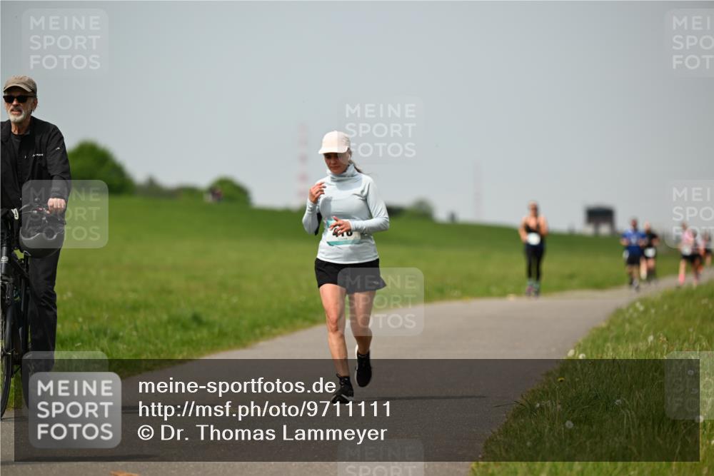 10.05.2026 - 8. Wedeler Halbmarathon Dr. Thomas Lammeyer http://msf.ph/oto/9711111 10.05.2026 12:05:42 Laufen  meine-sportfotos.de