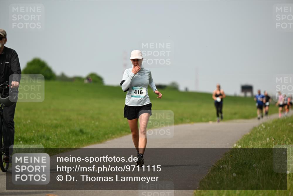 10.05.2026 - 8. Wedeler Halbmarathon Dr. Thomas Lammeyer http://msf.ph/oto/9711115 10.05.2026 12:05:42 Laufen 416 meine-sportfotos.de