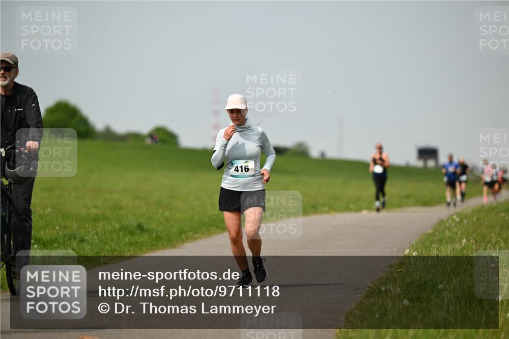 10.05.2026 - 8. Wedeler Halbmarathon Dr. Thomas Lammeyer http://msf.ph/oto/9711118 10.05.2026 12:05:42 Laufen 416 meine-sportfotos.de