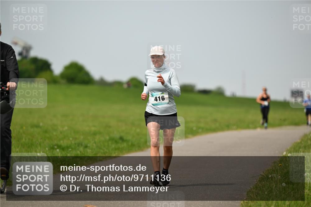 10.05.2026 - 8. Wedeler Halbmarathon Dr. Thomas Lammeyer http://msf.ph/oto/9711136 10.05.2026 12:05:44 Laufen 416 meine-sportfotos.de