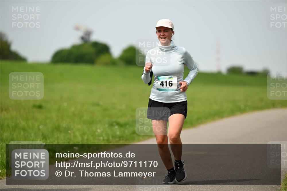 10.05.2026 - 8. Wedeler Halbmarathon Dr. Thomas Lammeyer http://msf.ph/oto/9711170 10.05.2026 12:05:45 Laufen 416 meine-sportfotos.de