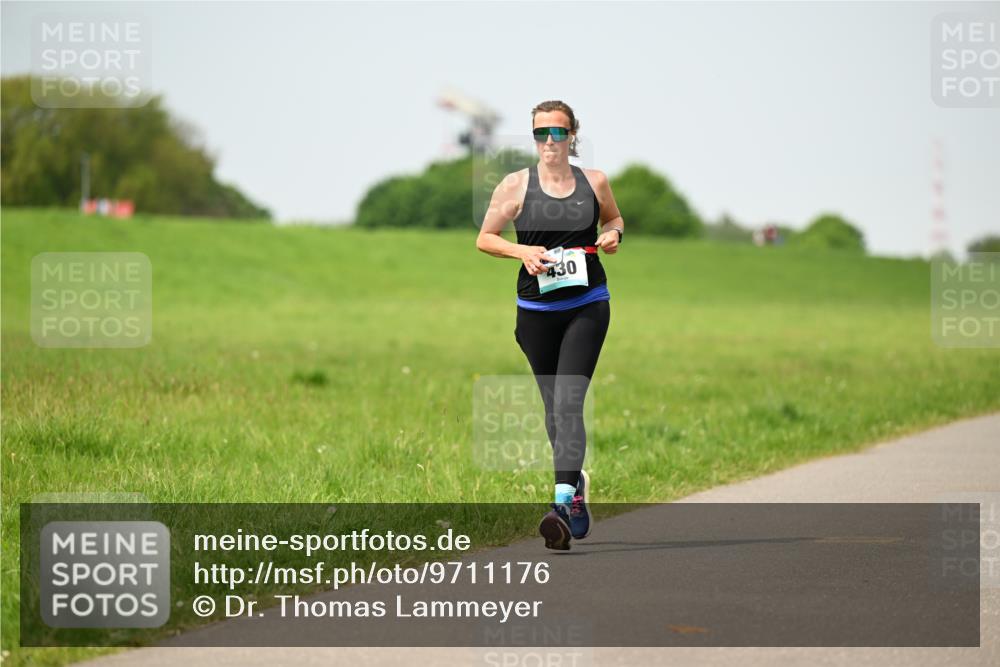 10.05.2026 - 8. Wedeler Halbmarathon Dr. Thomas Lammeyer http://msf.ph/oto/9711176 10.05.2026 12:06:01 Laufen 430 meine-sportfotos.de