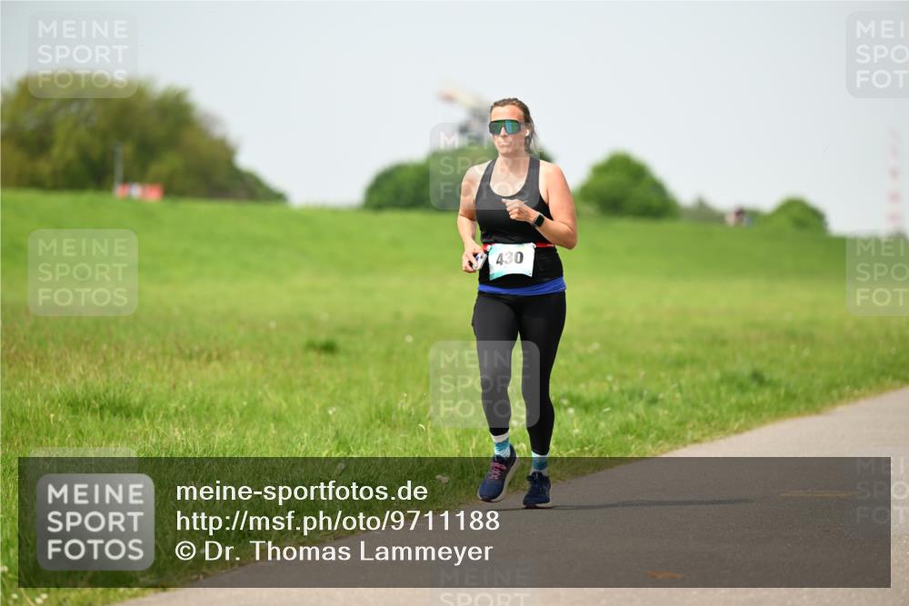 10.05.2026 - 8. Wedeler Halbmarathon Dr. Thomas Lammeyer http://msf.ph/oto/9711188 10.05.2026 12:06:01 Laufen 430 meine-sportfotos.de