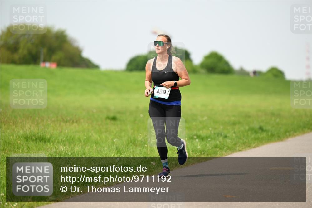 10.05.2026 - 8. Wedeler Halbmarathon Dr. Thomas Lammeyer http://msf.ph/oto/9711192 10.05.2026 12:06:01 Laufen 430 meine-sportfotos.de