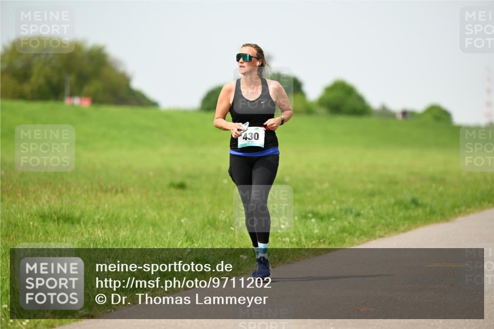 10.05.2026 - 8. Wedeler Halbmarathon Dr. Thomas Lammeyer http://msf.ph/oto/9711202 10.05.2026 12:06:02 Laufen 430 meine-sportfotos.de