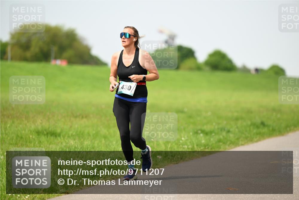 10.05.2026 - 8. Wedeler Halbmarathon Dr. Thomas Lammeyer http://msf.ph/oto/9711207 10.05.2026 12:06:02 Laufen 430 meine-sportfotos.de