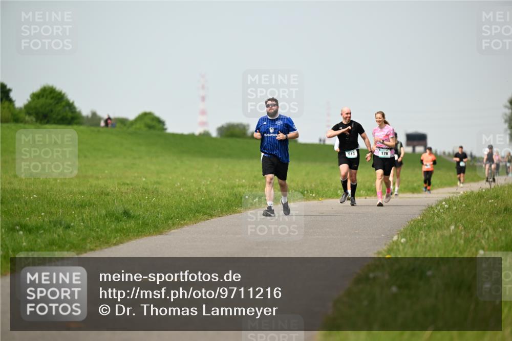 10.05.2026 - 8. Wedeler Halbmarathon Dr. Thomas Lammeyer http://msf.ph/oto/9711216 10.05.2026 12:06:07 Laufen 510, 176 meine-sportfotos.de
