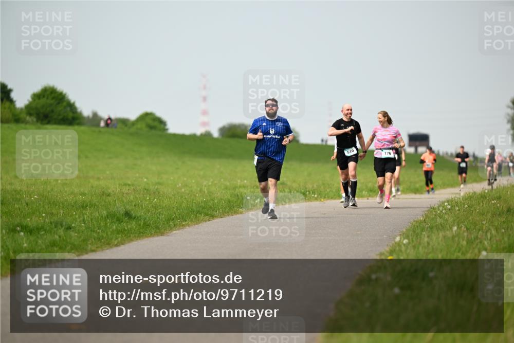 10.05.2026 - 8. Wedeler Halbmarathon Dr. Thomas Lammeyer http://msf.ph/oto/9711219 10.05.2026 12:06:07 Laufen 510, 176 meine-sportfotos.de