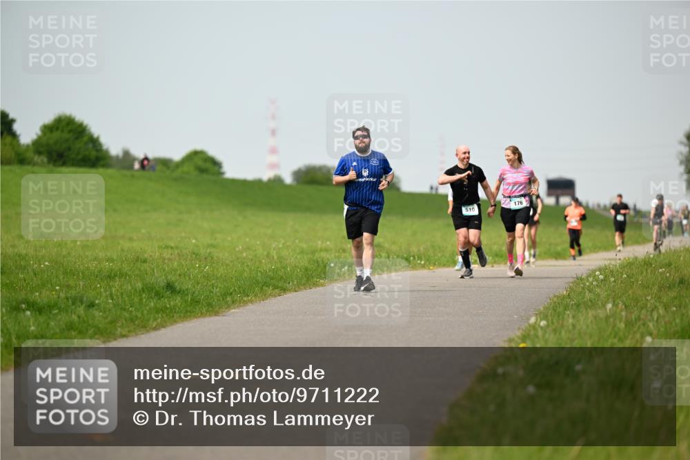 10.05.2026 - 8. Wedeler Halbmarathon Dr. Thomas Lammeyer http://msf.ph/oto/9711222 10.05.2026 12:06:07 Laufen 176, 510 meine-sportfotos.de