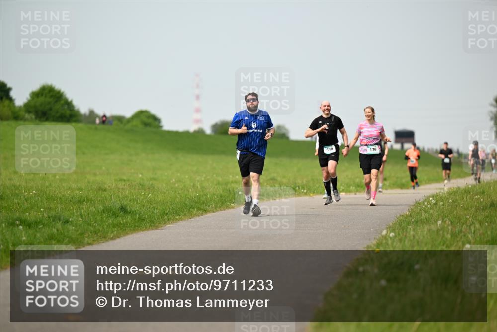 10.05.2026 - 8. Wedeler Halbmarathon Dr. Thomas Lammeyer http://msf.ph/oto/9711233 10.05.2026 12:06:08 Laufen 510, 176 meine-sportfotos.de