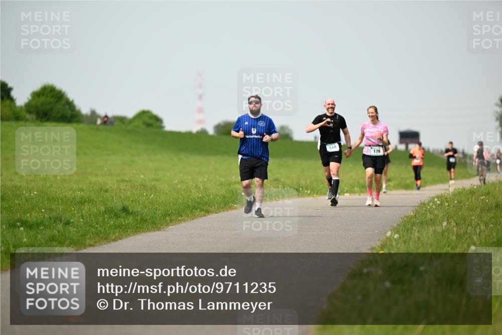 10.05.2026 - 8. Wedeler Halbmarathon Dr. Thomas Lammeyer http://msf.ph/oto/9711235 10.05.2026 12:06:08 Laufen 510, 176 meine-sportfotos.de