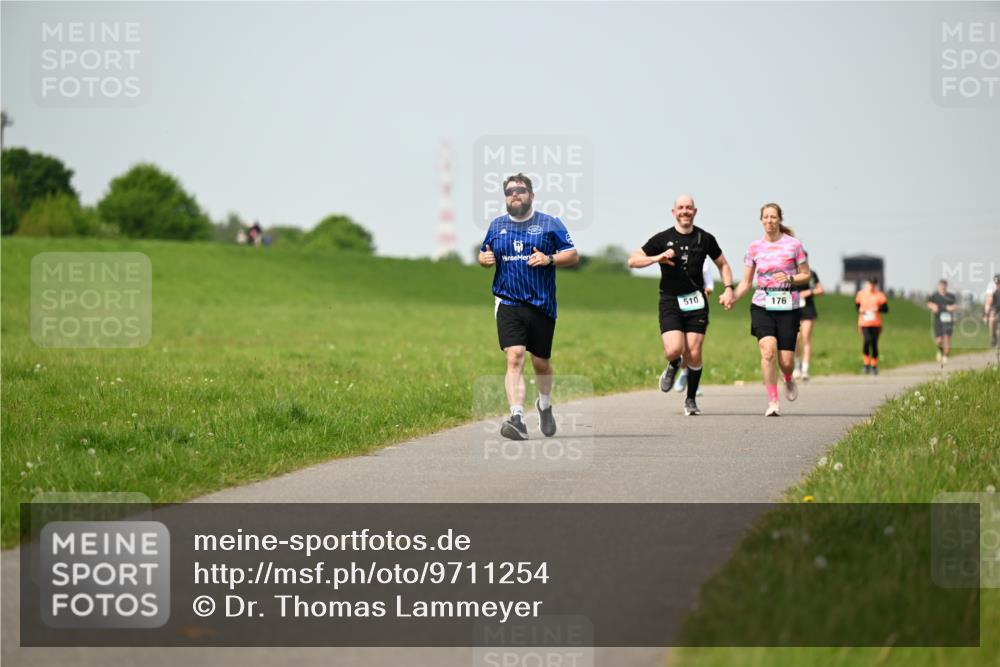 10.05.2026 - 8. Wedeler Halbmarathon Dr. Thomas Lammeyer http://msf.ph/oto/9711254 10.05.2026 12:06:09 Laufen 510, 176 meine-sportfotos.de
