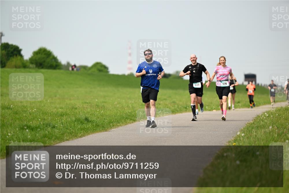 10.05.2026 - 8. Wedeler Halbmarathon Dr. Thomas Lammeyer http://msf.ph/oto/9711259 10.05.2026 12:06:09 Laufen 510, 176 meine-sportfotos.de