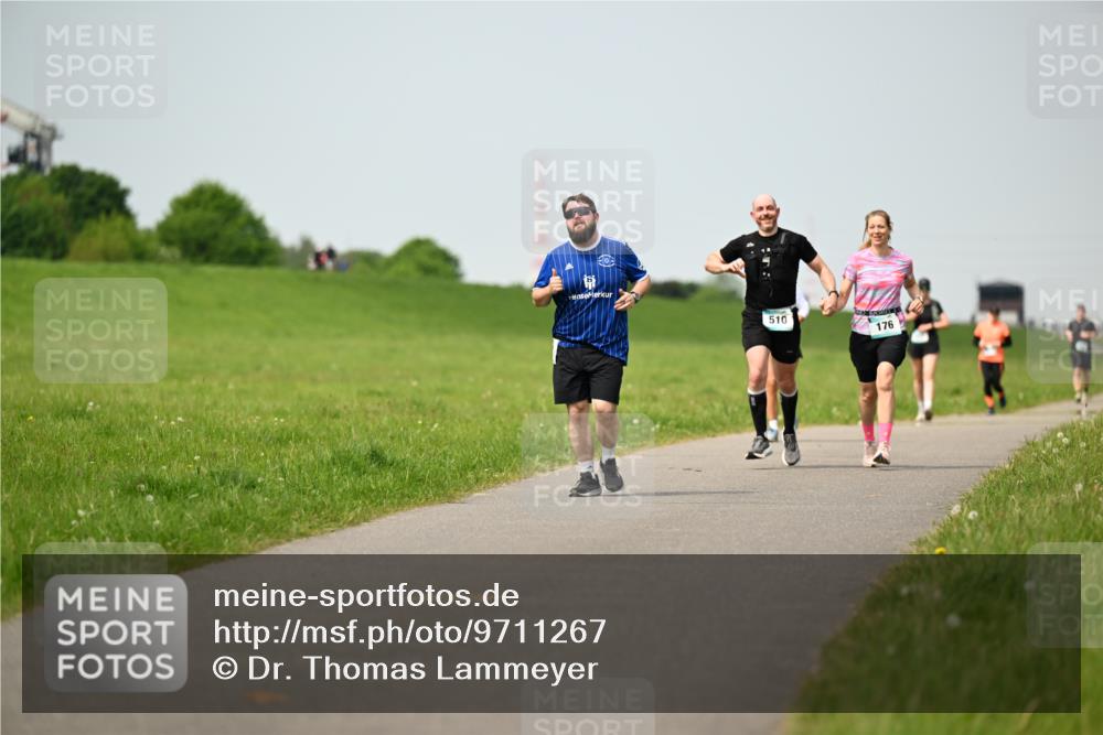 10.05.2026 - 8. Wedeler Halbmarathon Dr. Thomas Lammeyer http://msf.ph/oto/9711267 10.05.2026 12:06:10 Laufen 510, 176 meine-sportfotos.de