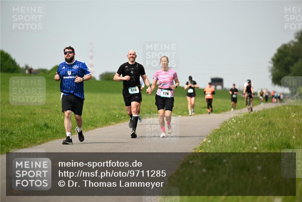 10.05.2026 - 8. Wedeler Halbmarathon Dr. Thomas Lammeyer http://msf.ph/oto/9711285 10.05.2026 12:06:12 Laufen 510, 176 meine-sportfotos.de