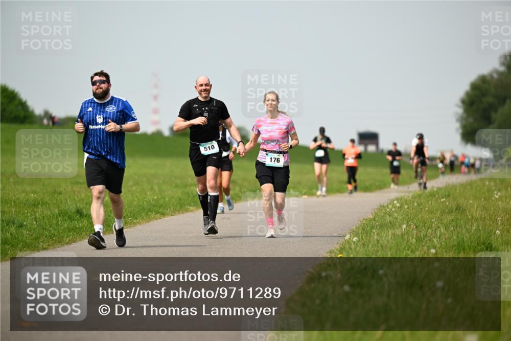 10.05.2026 - 8. Wedeler Halbmarathon Dr. Thomas Lammeyer http://msf.ph/oto/9711289 10.05.2026 12:06:13 Laufen 510, 176 meine-sportfotos.de